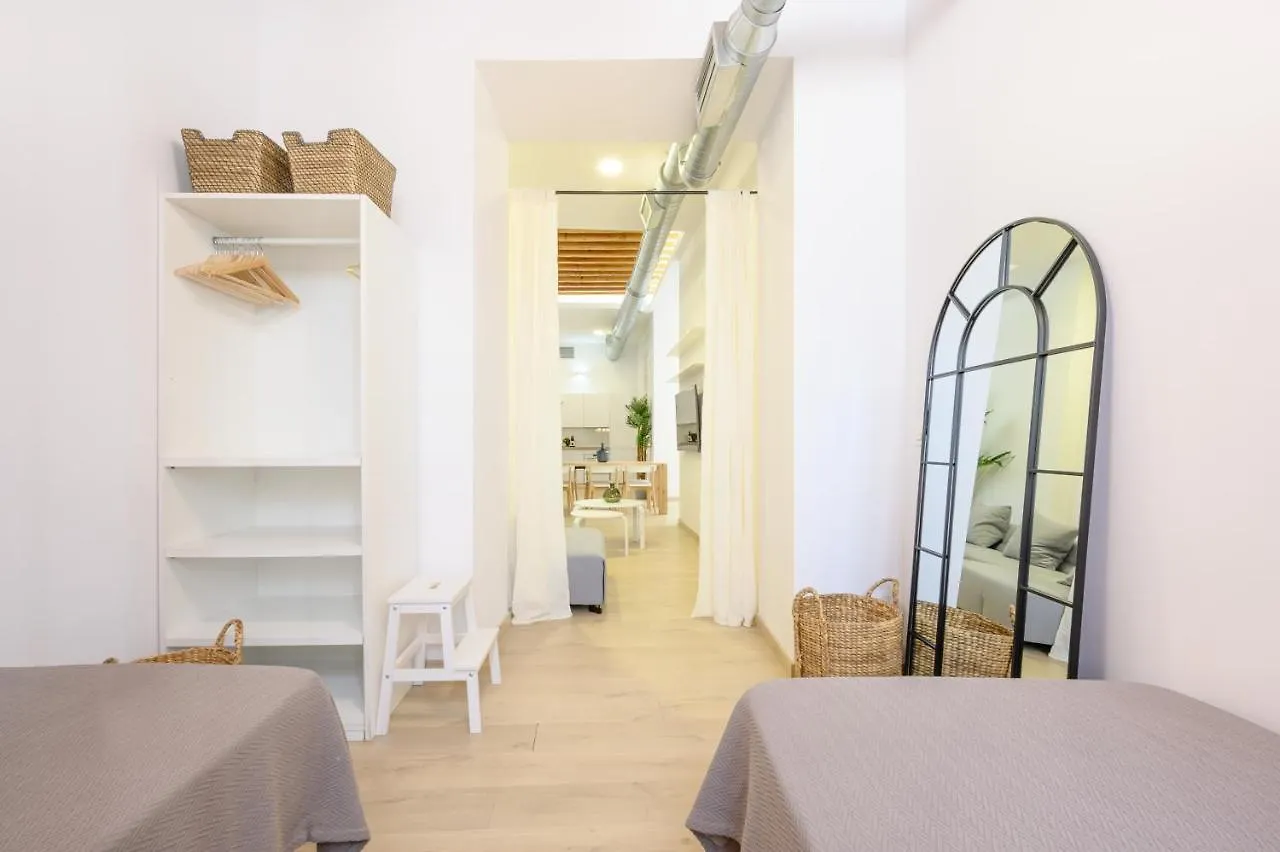 Modern 3 Bedroom, City Center With Patio & High Ceilings By 10Tosea Μάλαγα Διαμέρισμα