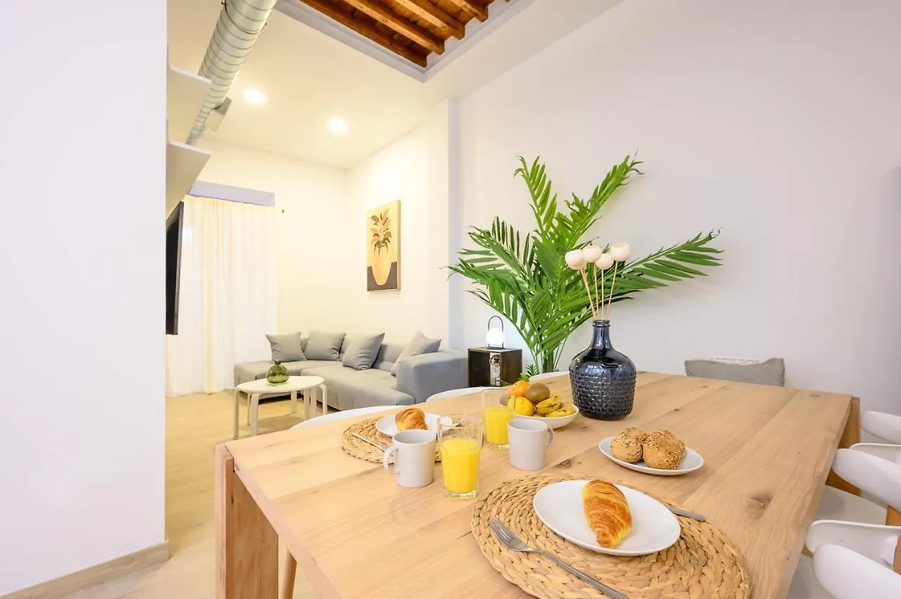 Διαμέρισμα Modern 3 Bedroom, City Center With Patio & High Ceilings By 10Tosea Μάλαγα