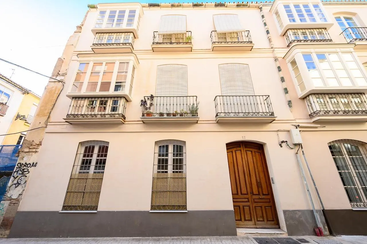 Apartment Modern 3 Bedroom, City Center With Patio & High Ceilings By 10Tosea Malaga